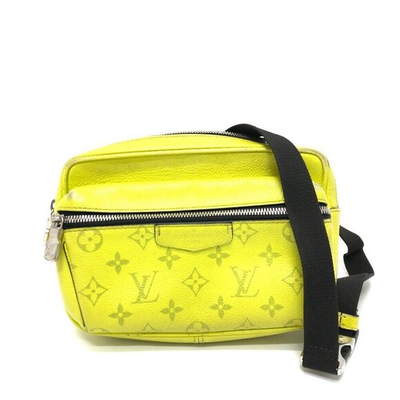 LOUIS VUITTON M30239 Taigalama Outdoor Messenger PM Messenger bag body bag